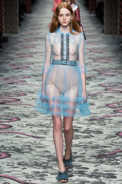 Look 27